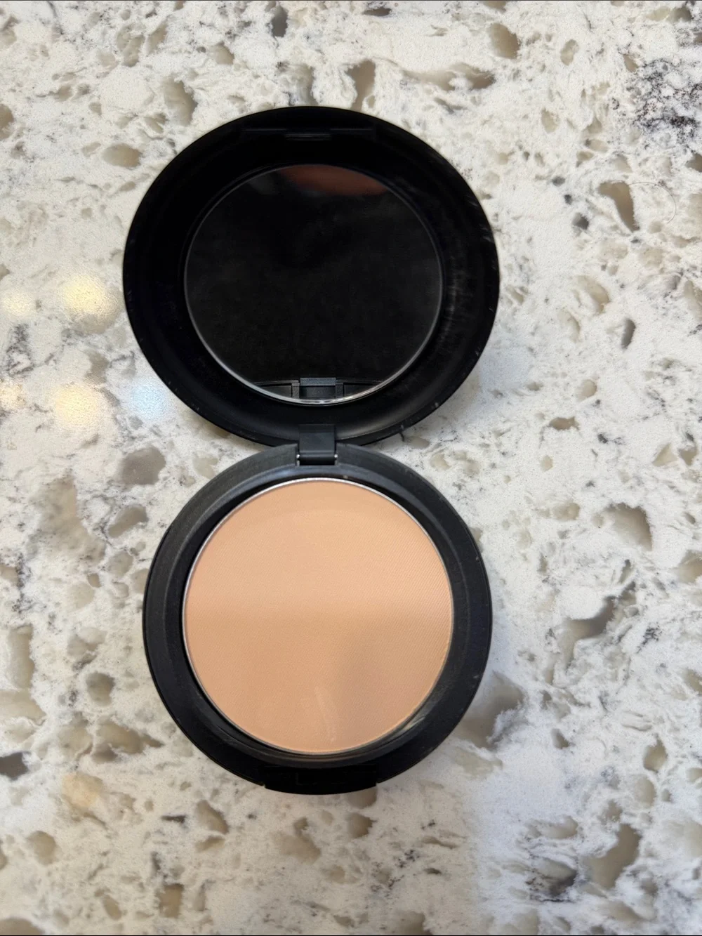 Original MAC Cosmetics Studio Fix Powder Plus Foundation NW22